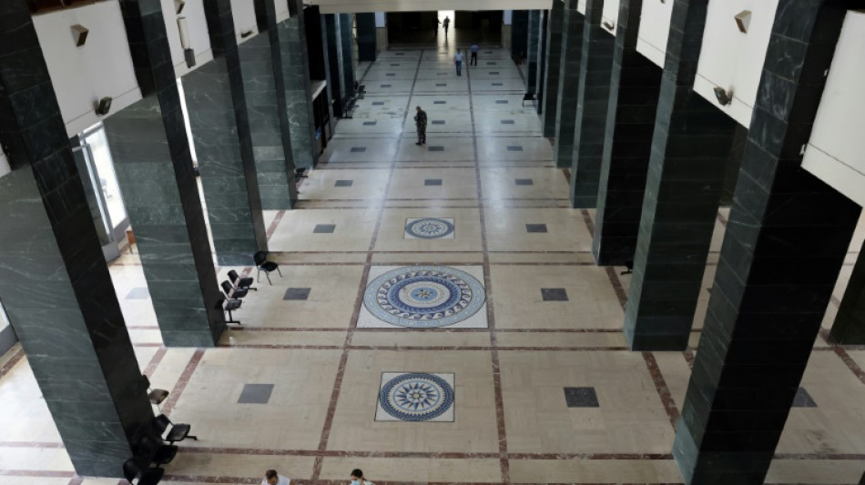"Sin papel ni tinta", el fracaso de los servicios p&uacute;blicos en L&iacute;bano