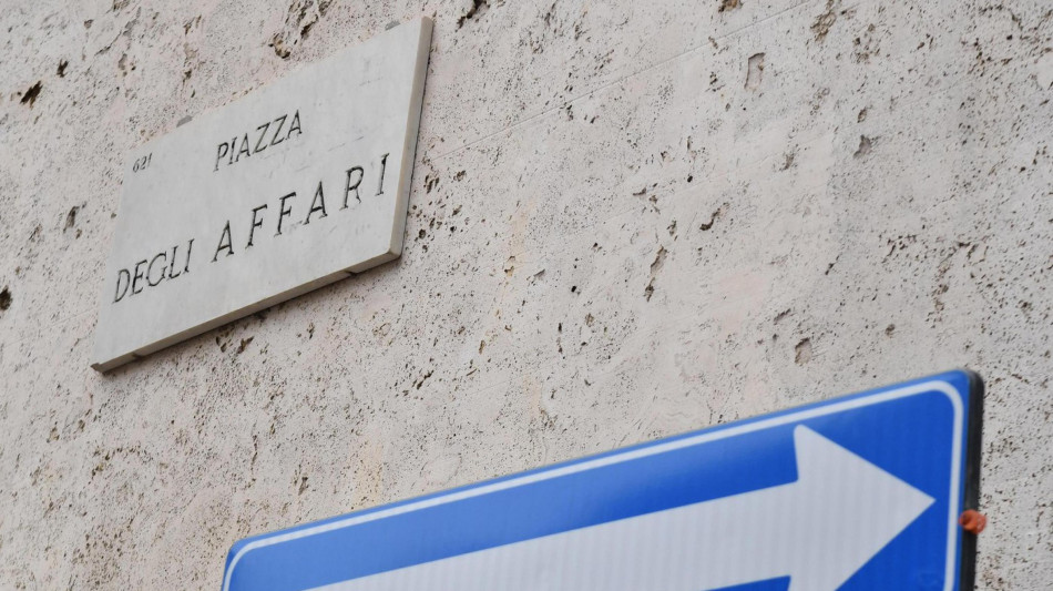 Borsa: seduta interlocutoria Milano (+0,08%), balzo di Eni e Azimut