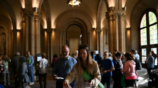 Independentistas perdem maioria na Catalunha com ascens&atilde;o dos socialistas de S&aacute;nchez