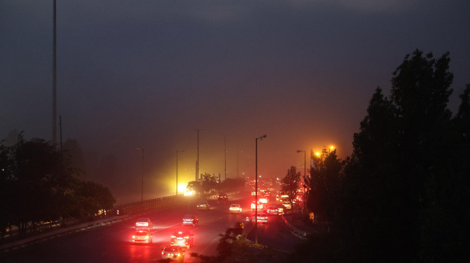 Iran, forte esplosione udita presso base aerea nell'ovest