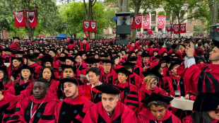 Harvard realiza cerimônia de formatura em meio aos ataques de Trump