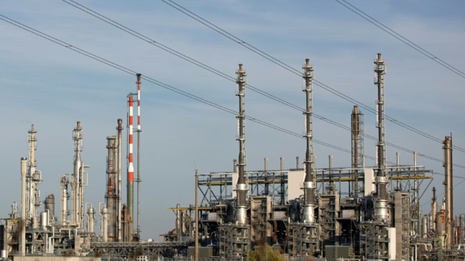 Besch&auml;ftigte der Chemie-Industrie erh&ouml;hen Druck auf Arbeitgeber