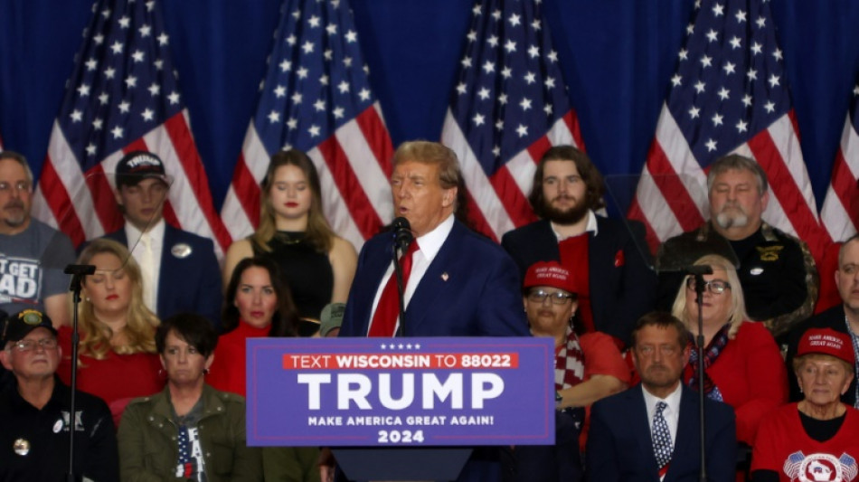 Trump repart en campagne, usant de rh&eacute;torique toujours plus violente 