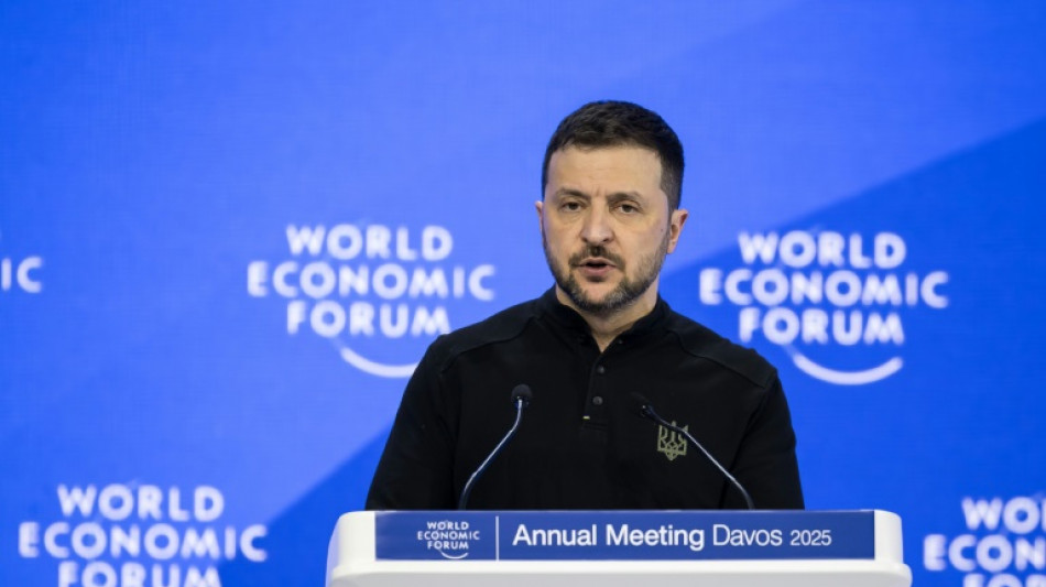 Zelenski pide en Davos una Europa "unida" en defensa
