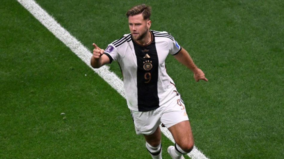 Mondial: avec son joker F&uuml;llkrug l'Allemagne tient t&ecirc;te &agrave; l'Espagne et garde espoir