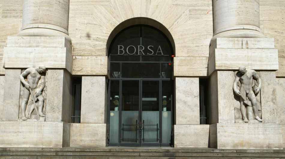 Borsa: Milano chiude a +0,65% con Mps e Mediobanca in luce