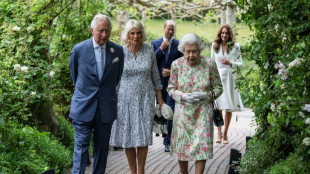 La reina Isabel II dice que Camila debería convertirse en reina consorte