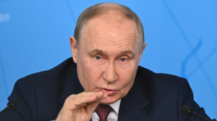 Putin diz que Ucr&acirc;nia deve retirar suas tropas e renunciar &agrave; Otan para uma paz negociada