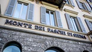 Il cda di Mps toglie le deleghe a Lovaglio e lo sospende da direttore generale